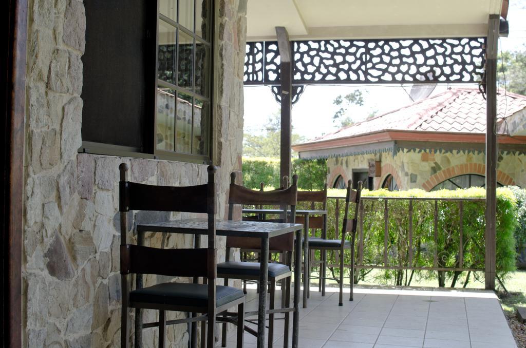 نويفو أرينال Gingerbread Restaurant & Hotel المظهر الخارجي الصورة