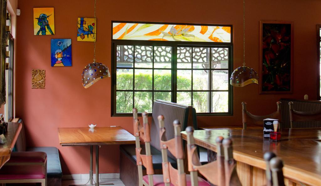 نويفو أرينال Gingerbread Restaurant & Hotel المظهر الخارجي الصورة