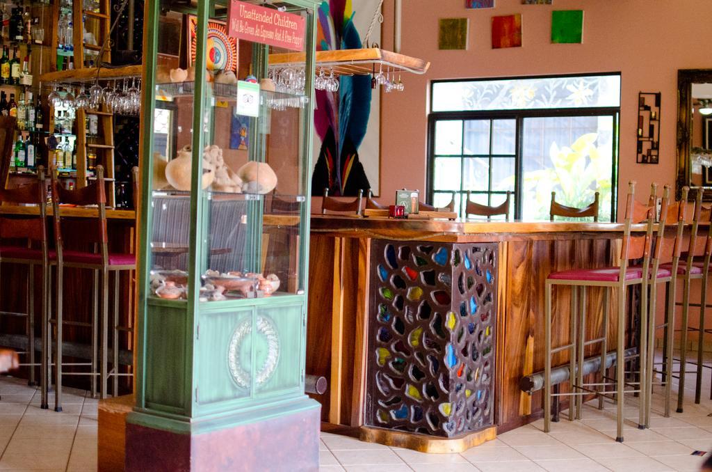 نويفو أرينال Gingerbread Restaurant & Hotel المظهر الخارجي الصورة